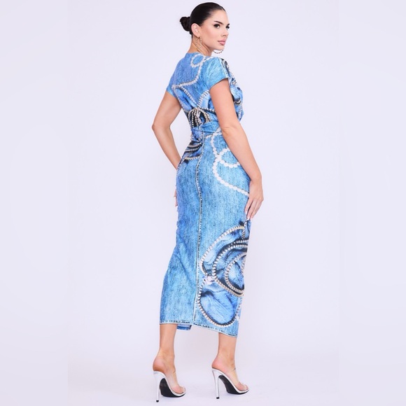 Her Bottari Denim print deep v neck pleats midi dress - Picture 6 of 7
